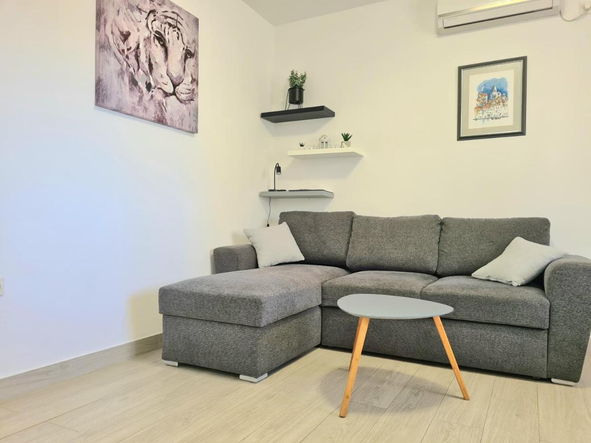Apartment Ivana Brodarica  Buitenkant foto