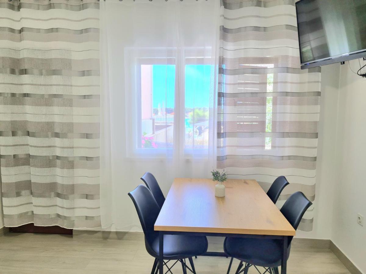 Apartment Ivana Brodarica  Buitenkant foto